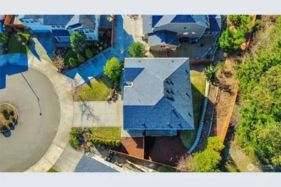 8402 121st Place SE, Newcastle, WA 98056 - Photo 4