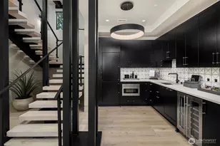 9630 SE 5th St, Bellevue, WA 98004 - Photo 32