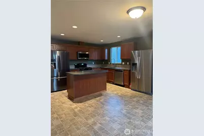 15717 26 Avenue W #17, Lynnwood, WA 98087 - Photo 4