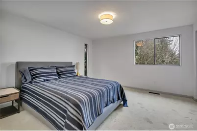 631 W Lake Sammamish Parkway NE, Bellevue, WA 98008 - Photo 18