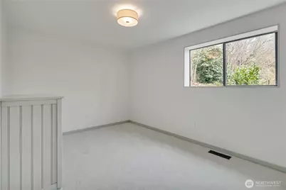 631 W Lake Sammamish Parkway NE, Bellevue, WA 98008 - Photo 26