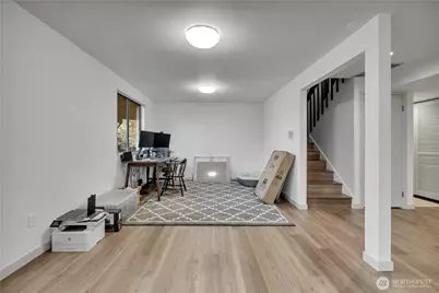 631 W Lake Sammamish Parkway NE, Bellevue, WA 98008 - Photo 22