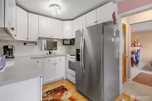 929 NW 59th St, Seattle, WA 98107 - Photo 10