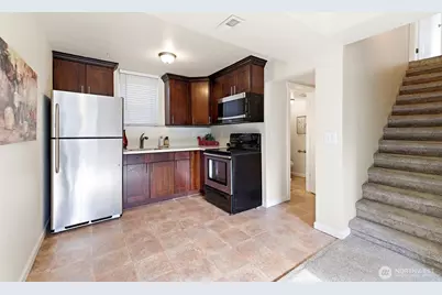 8722 Hamlet Ave S, Seattle, WA 98118 - Photo 32