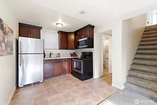 8722 Hamlet Ave S, Seattle, WA 98118 - Photo 32