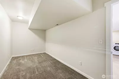 8722 Hamlet Ave S, Seattle, WA 98118 - Photo 38