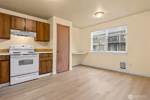 15912 Elm St E, Sumner, WA 98390 - Photo 2