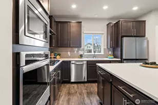 309 207th Pl SE, Bothell, WA 98012 - Photo 16