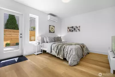 10533 E Stone Avenue N, Seattle, WA 98133 - Photo 6