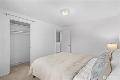 4877 Terrace Drive NE, Seattle, WA 98105 - Photo 24