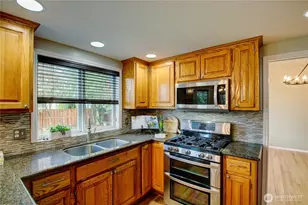 12297 Bayhill Dr, Burlington, WA 98233 - Photo 8