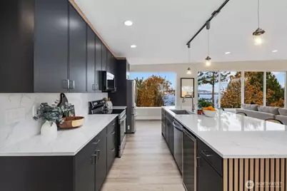 1701 41st Avenue SW, Seattle, WA 98116 - Photo 16