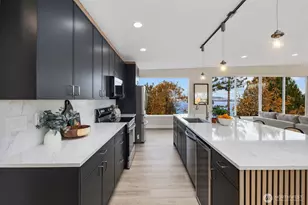 1701 41st Ave SW, Seattle, WA 98116 - Photo 16