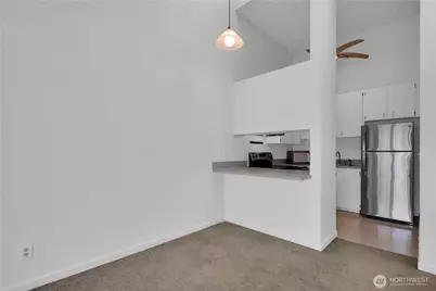 2937 76th Avenue SE #33B, Mercer Island, WA 98040 - Photo 4