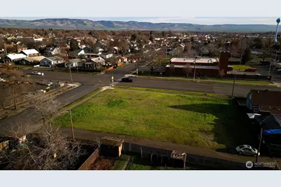 1002 W Poplar Street, Walla Walla, WA 99362 - Photo 1