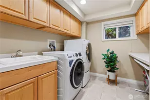 16605 SE 34th St, Bellevue, WA 98008 - Photo 24