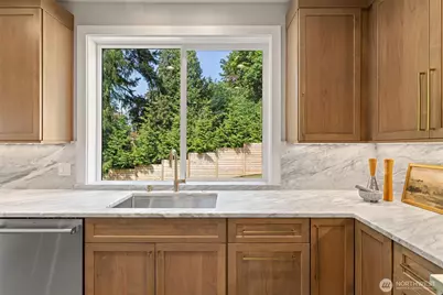 18520 83rd Avenue NE, Kenmore, WA 98028 - Photo 14