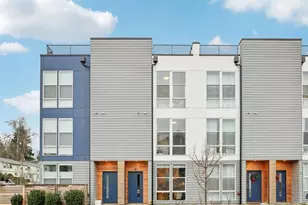 2403 SW Edmunds St, Seattle, WA 98106 - Photo 2