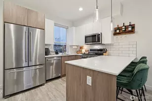 2403 SW Edmunds St, Seattle, WA 98106 - Photo 8
