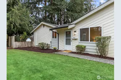 8405 55th Avenue NE #10, Marysville, WA 98270 - Photo 2