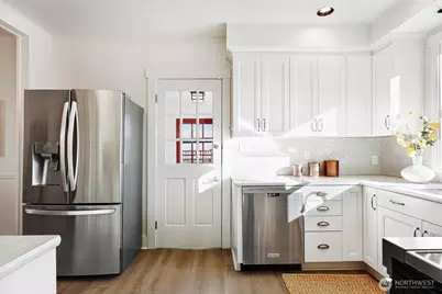 6526 16th Avenue NW, Seattle, WA 98117 - Photo 10