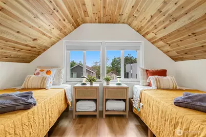 2025 S Ingersoll Pl, Seattle, WA 98144 - Photo 12