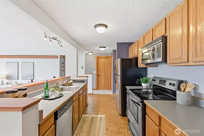 2500 W Manor Place #216, Seattle, WA 98199 - Photo 8