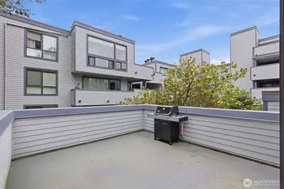 2500 W Manor Place #216, Seattle, WA 98199 - Photo 28