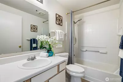 12611 109th Court NE #J302, Kirkland, WA 98034 - Photo 16