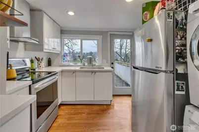 5429 Renton Avenue S, Seattle, WA 98118 - Photo 8