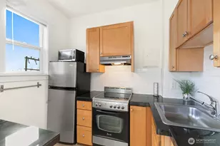 901 NE 43rd St, Seattle, WA 98105 - Photo 12