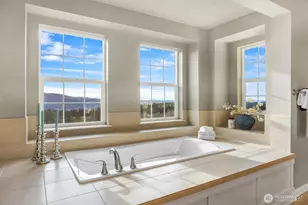 2440 NE Daphne St, Issaquah, WA 98029 - Photo 32