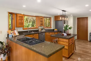 11925 Maplewood Ave, Edmonds, WA 98026 - Photo 18