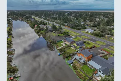 306 Point Brown Avenue NE, Ocean Shores, WA 98569 - Photo 10