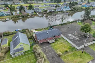 306 Point Brown Ave NE, Ocean Shores, WA 98569 - Photo 2