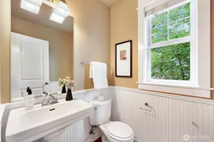 5807 B 55th Ave NE, Seattle, WA 98105 - Photo 16