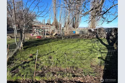 2284 W Rainier Road, Othello, WA 99344 - Photo 12