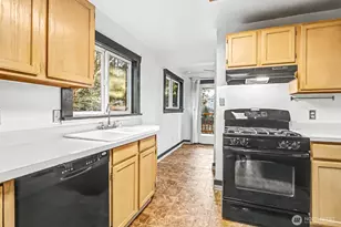 8535 18th Ave NW, Seattle, WA 98117 - Photo 18