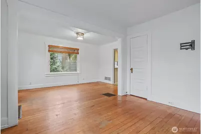 8535 18th Avenue NW, Seattle, WA 98117 - Photo 10