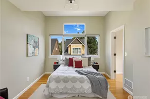 346 Wyatt Way NE, Bainbridge Island, WA 98110 - Photo 10