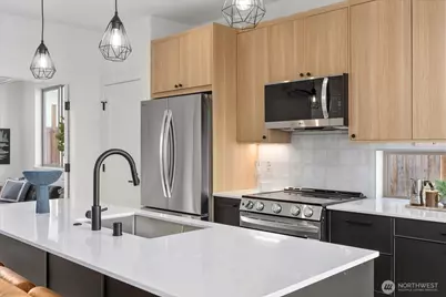 12044 Hiram Place NE #C, Seattle, WA 98125 - Photo 4