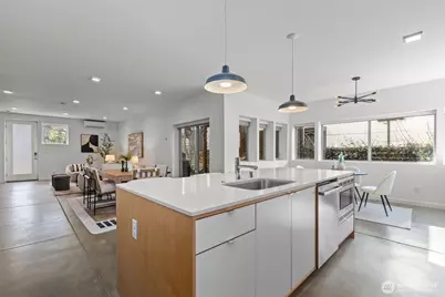 6217 Flora Avenue S, Seattle, WA 98108 - Photo 10