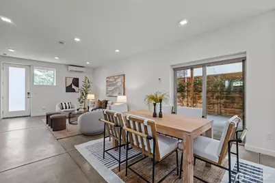 6217 Flora Avenue S, Seattle, WA 98108 - Photo 6