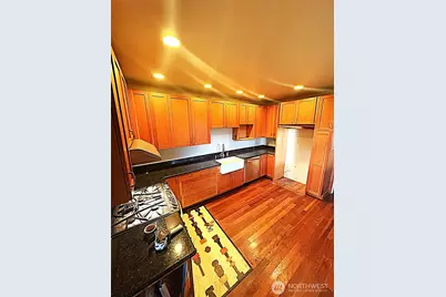 10733 Interlake Avenue N, Seattle, WA 98133 - Photo 6