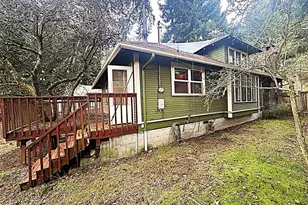 10733 Interlake Ave N, Seattle, WA 98133 - Photo 2