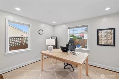 8250 Corliss Avenue N, Seattle, WA 98103 - Photo 6