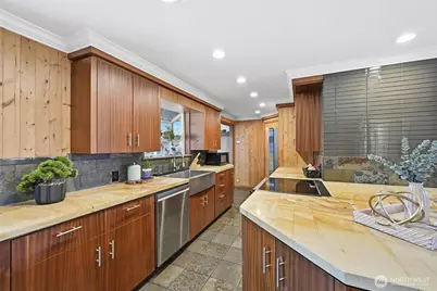 22407 87th Avenue W, Edmonds, WA 98026 - Photo 8