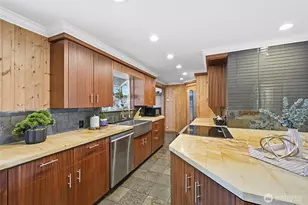 22407 87th Ave W, Edmonds, WA 98026 - Photo 8