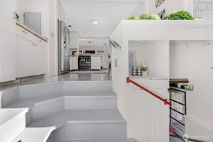 8007 Fremont Ave N, Seattle, WA 98103 - Photo 20