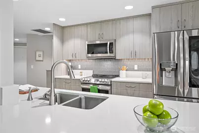 317 N State #201, Bellingham, WA 98225 - Photo 12